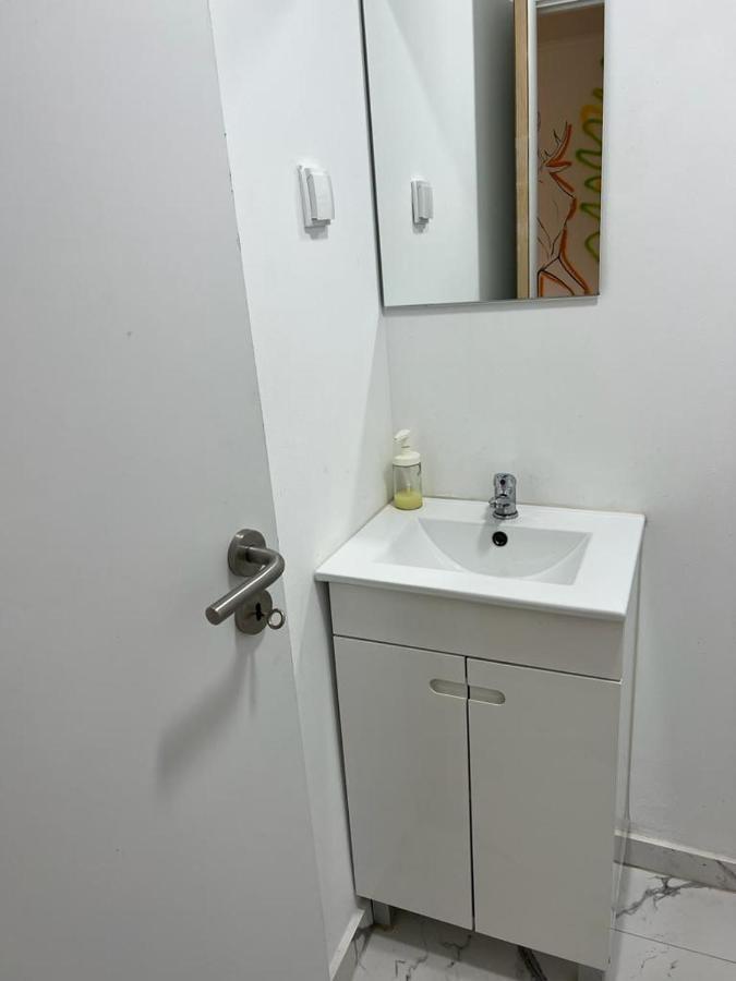 Oieras Beach Suite 2 - Large Double Room With En-Suite Bathroom And Balcony Oeiras Eksteriør billede
