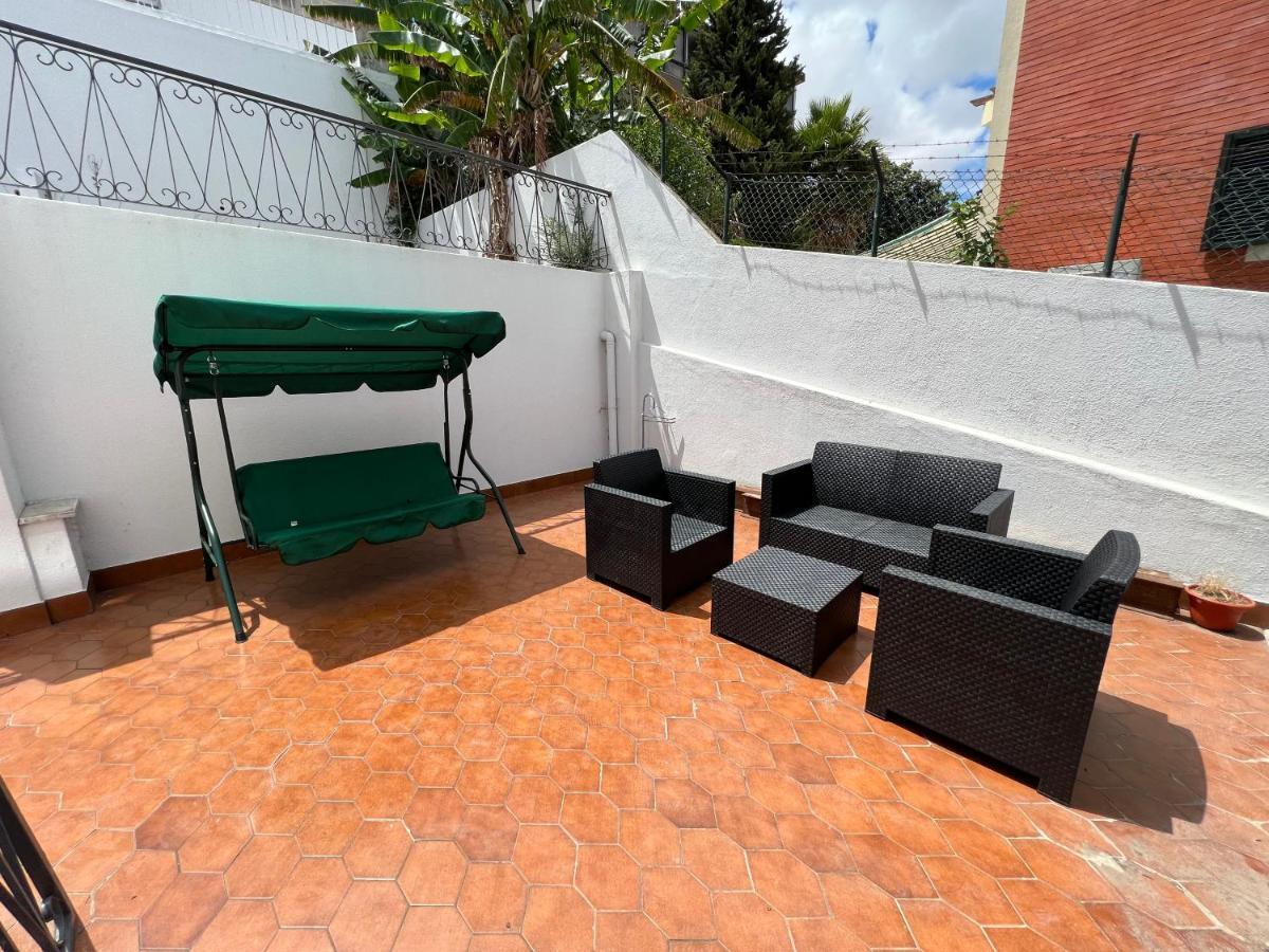 Oieras Beach Suite 2 - Large Double Room With En-Suite Bathroom And Balcony Oeiras Eksteriør billede